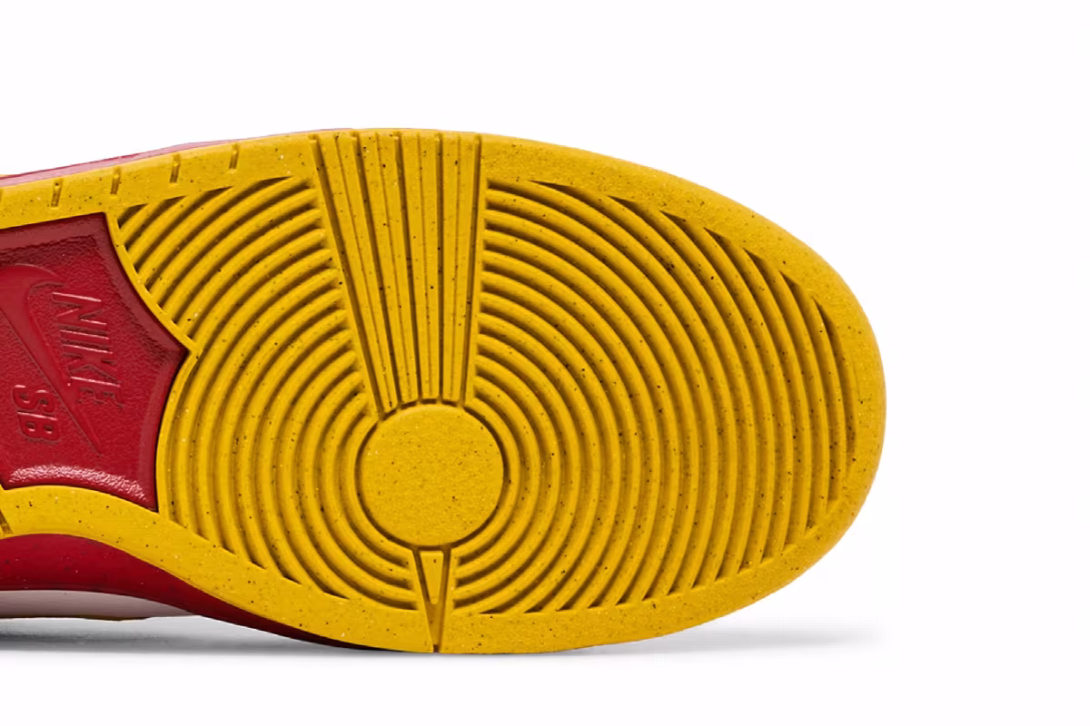 Nike Dunk SB Low Vietnam 25th Anniversary, view 6