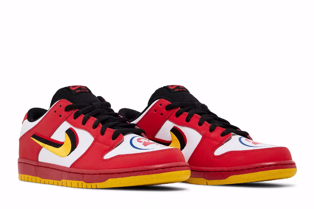 Nike Dunk SB Low Vietnam 25th Anniversary, view 9