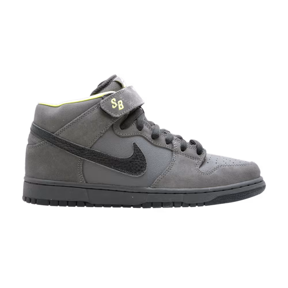 Nike Dunk Mid Pro SB Batman
