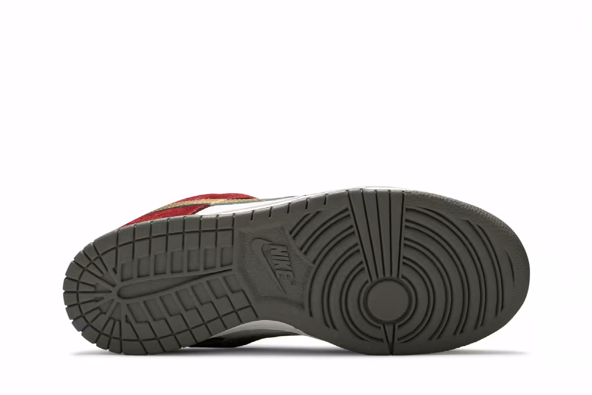Nike Dunk Low Pro SB Shanghai, view 5