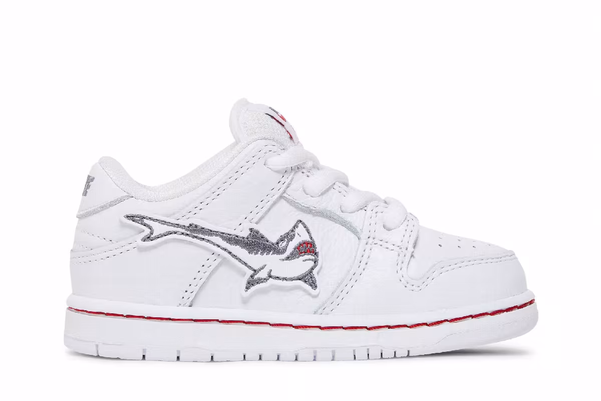 Oski x Nike Dunk Low SB TD Great White Shark, view 2