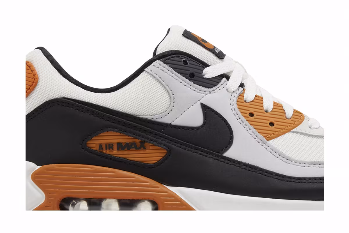 Nike Air Max 90 Monarch, view 3