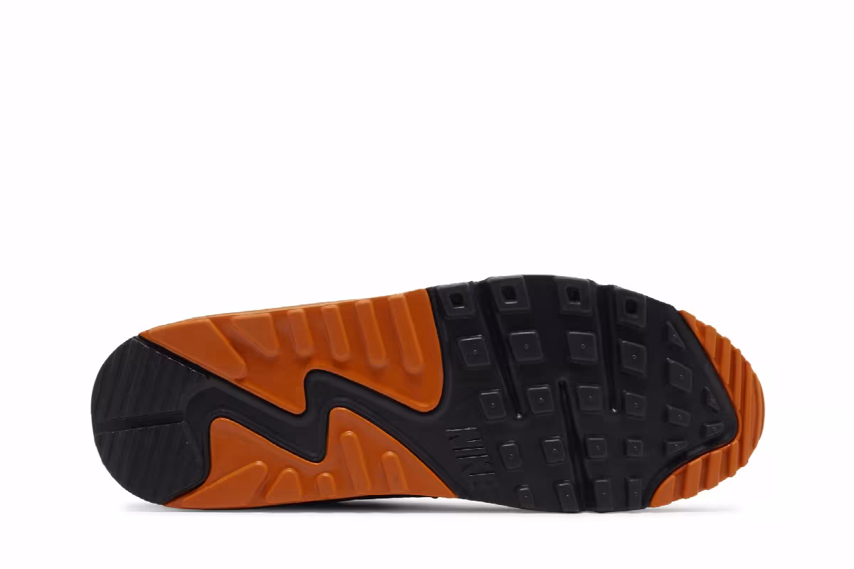 Nike Air Max 90 Monarch, view 5