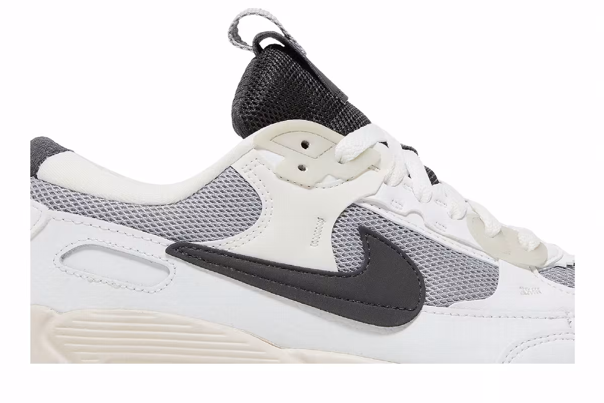Nike Women's Air Max 90 Futura Wolf Grey, view 3