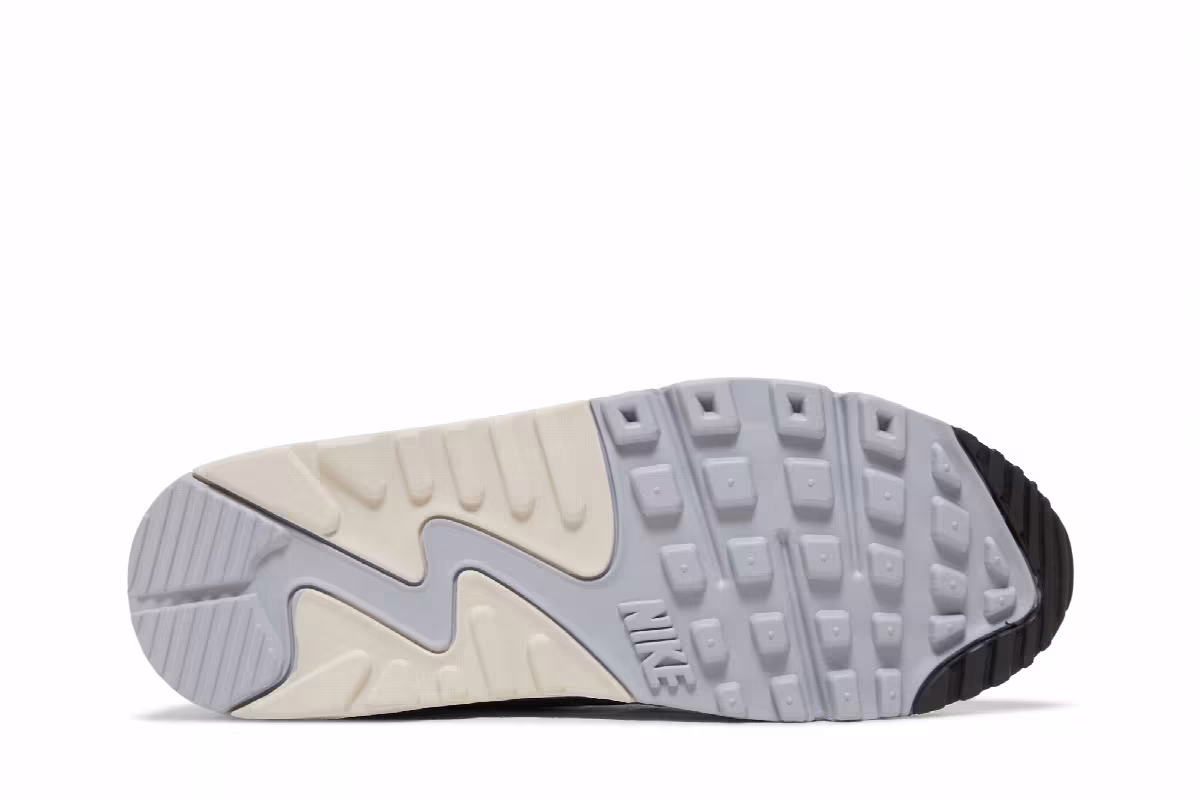 Nike Women's Air Max 90 Futura Wolf Grey, view 5