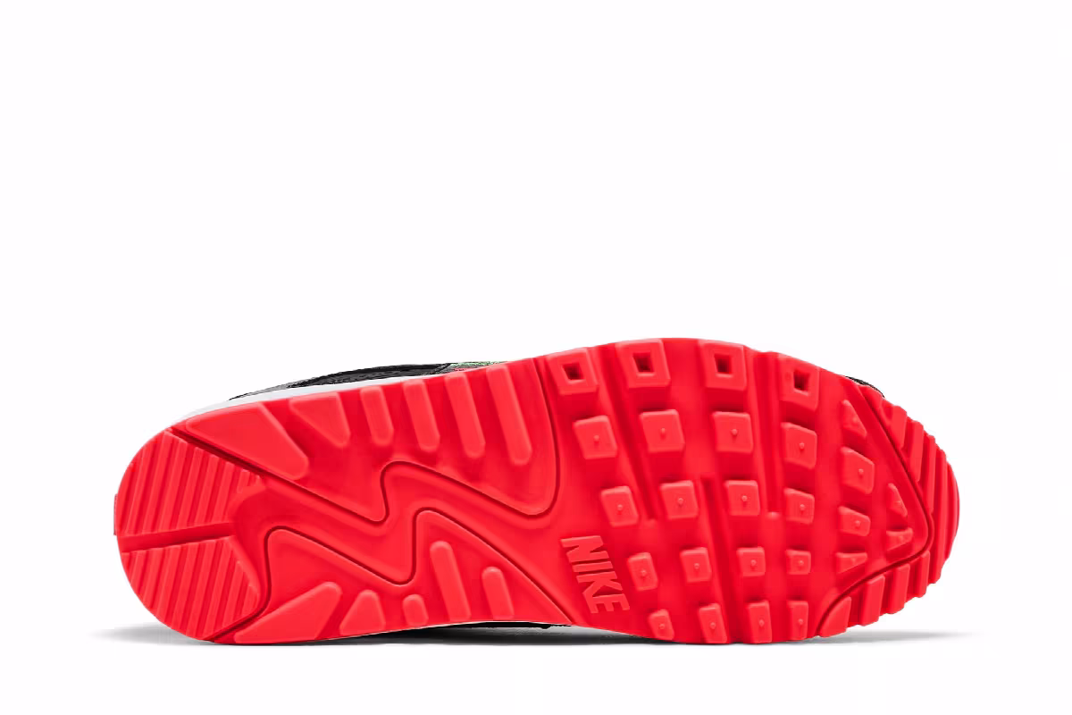 Nike Women's Air Max 90 SE Worldwide Pack - Black Flash, view 5