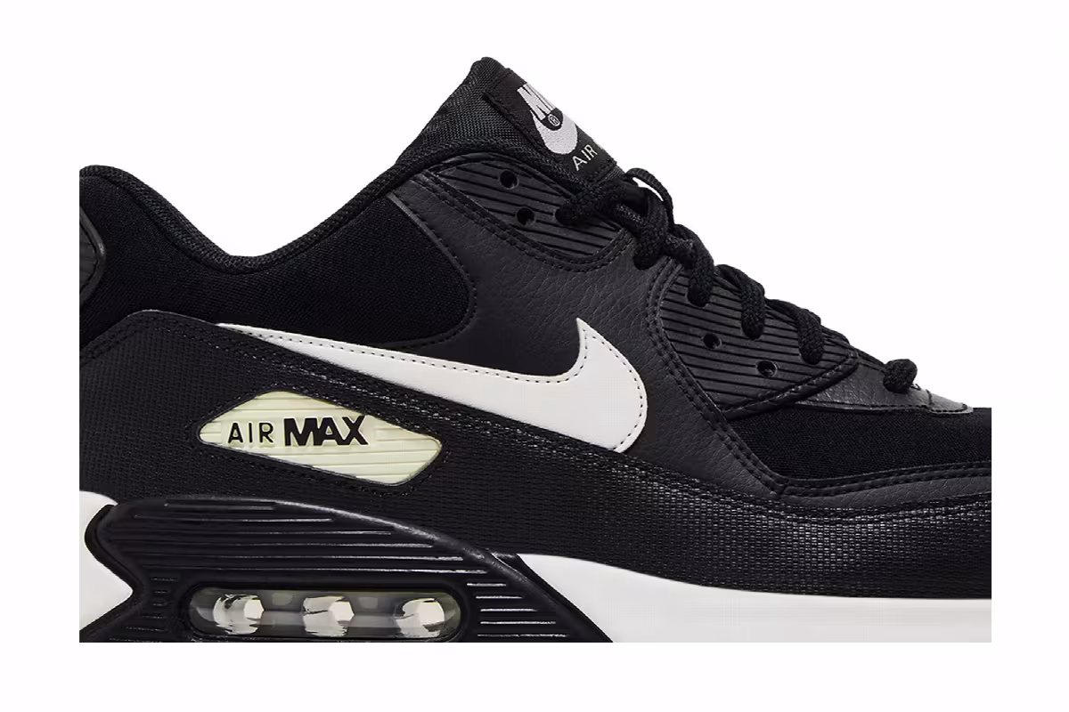 Nike Women's Air Max 90 Black, view 3