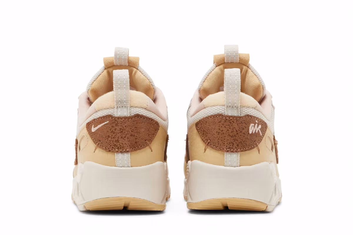 Nike Women's Air Max 90 Futura Neapolitan, view 7