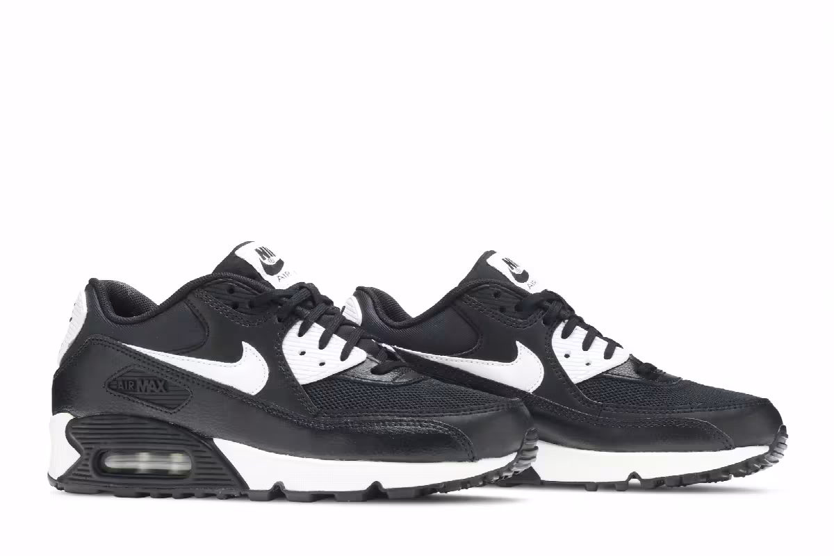 Nike Women's Air Max 90 Essential Metallic Silver, view 9
