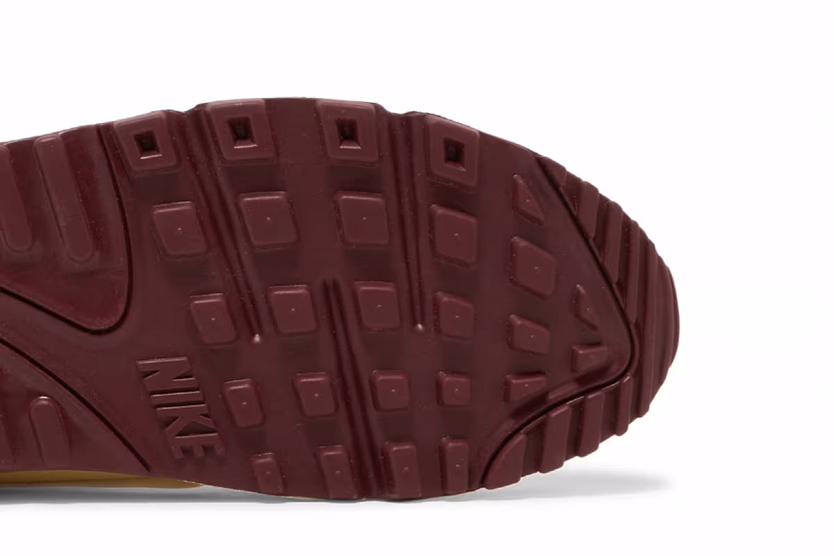 Nike Women's Air Max 90 Futura Valentine's Day, view 6