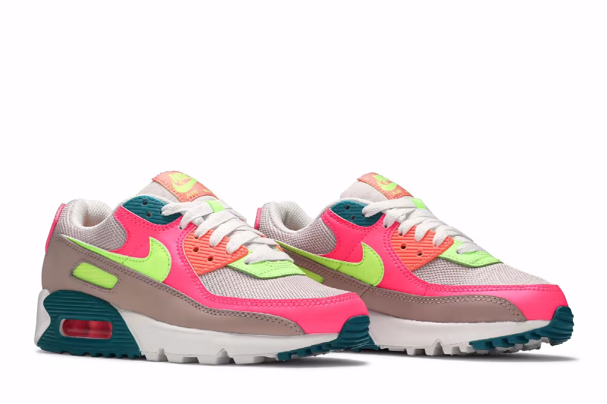 Nike Women's Air Max 90 Highlight Volt Pink, view 9